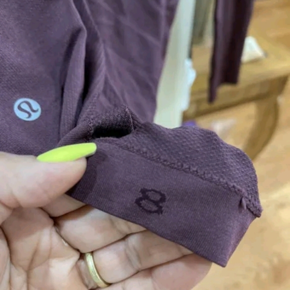 Lululemon 1/2 zip swiftly - Picture 3 of 3